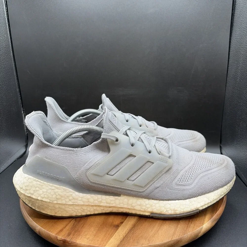 Adidas UltraBoost 22 Mens Size 12 Running Shoes Gray Sneakers GX5460